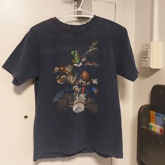 All for $20 - Lot of 4 video game t-shirts mario kart ds pokemon Sonic - Picture 7 of 8